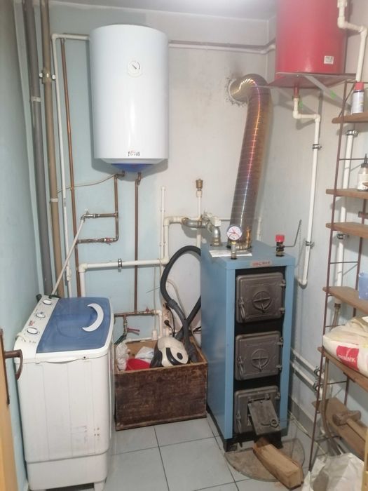 Inchiriez apartament Viseu de Sus 2 camere ultracentral la pret mic