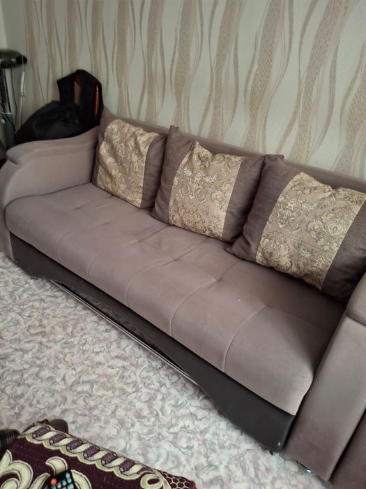Срочно продаю диван