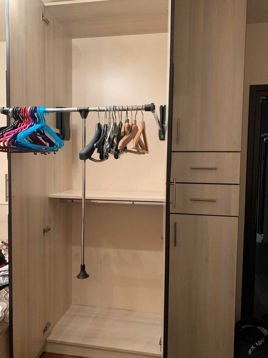 Мебели - гардероб; скрин, бюро