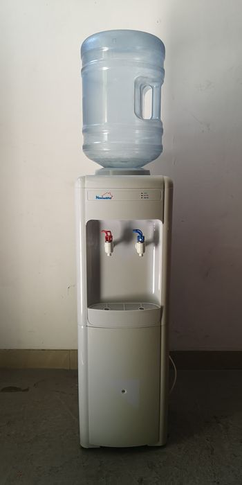 Dozator apă rece/apă caldă, sistem compresor