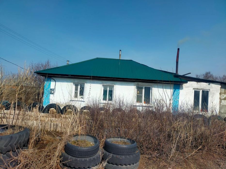Дом с фермой, со скотом