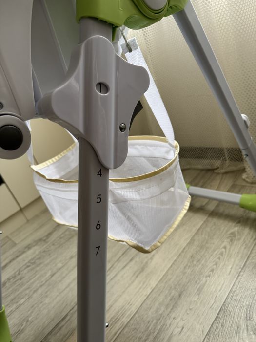 Продам стульчик для кормления