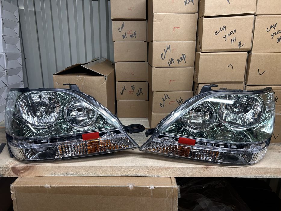 LEXUS RX300 Фара