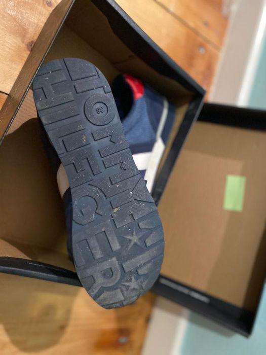 Tommy hilfinger adidași