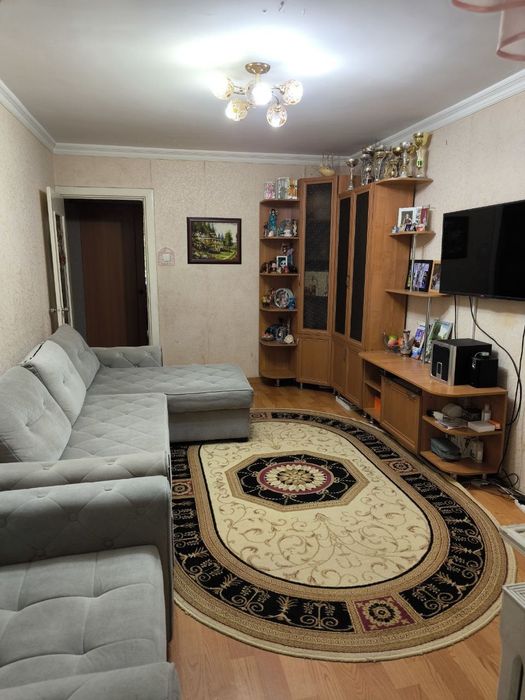 Продаётся 3ком Фархадский базар/все комнаты раздельны