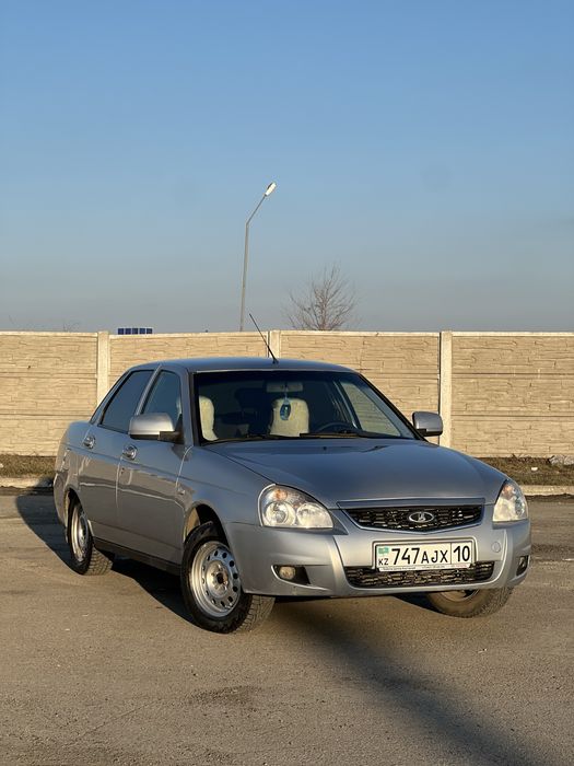 Продам Приору 2013 года