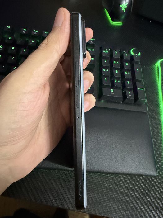 Asus Rog Phone 8 (256/16)