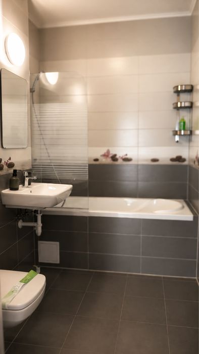 Apartament cu 3 camere zona Tractorul