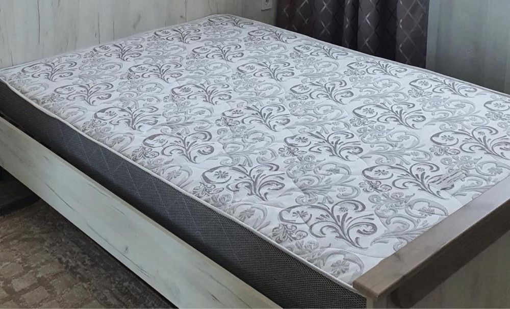 кровать двухспальная