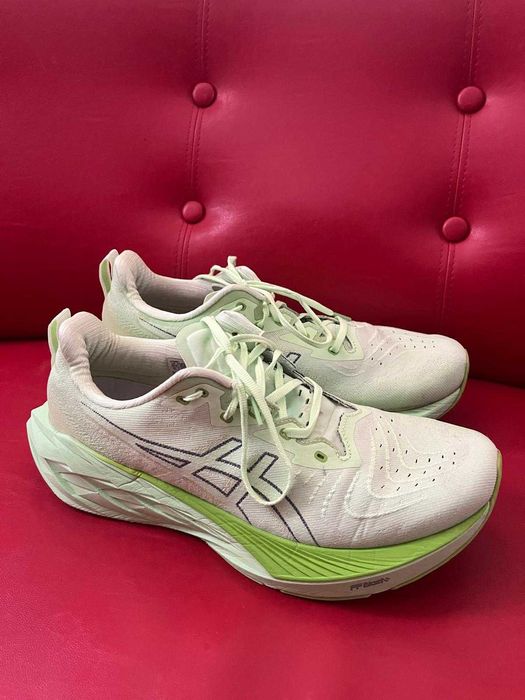 ASICS Novablast 4 - Mărimea 46.5