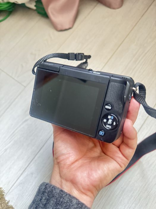 Cankn eos m10 продам