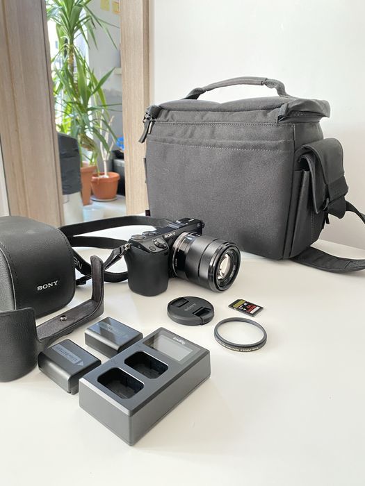 Aparat Digital Sony Alpha NEX-7 + Sony 18-55 OSS + Accesorii