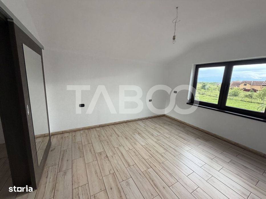 Casa individuala 5 camere 3 bai garaj 497 m teren liber Sat Sercaia