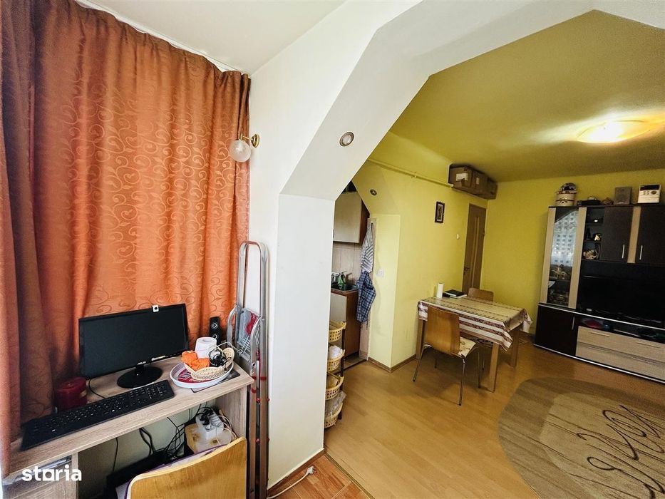 Garsoniera de vanzare, 27 mp, mobilata si utilata – Terezian