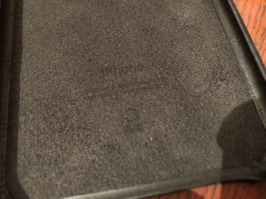 Оригинальный кожаный чехол на iPhone 8 Plus