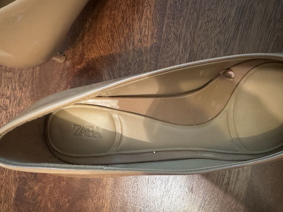 Pantofi Zara  maro camel din lac  36
