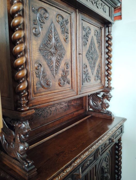 Неоренесансов бюфет