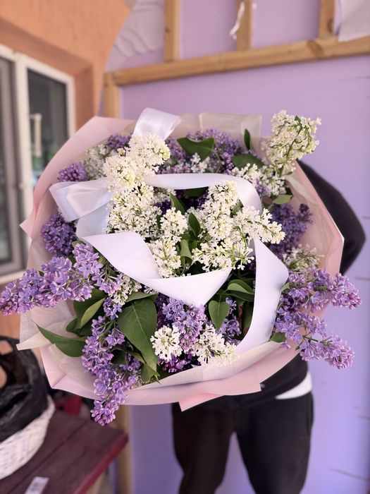 Цветы и букеты с оформлением