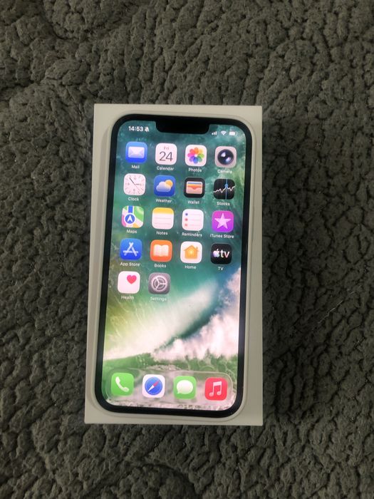 Продавам  iPhone. 16e  128 gb.
