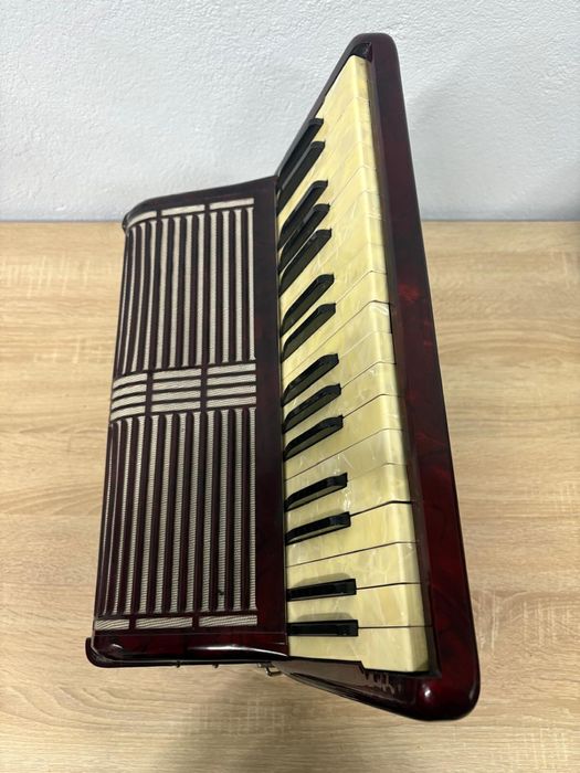 Acordeon Hohner Verdi 2 cu 80 basi Vergea lunga