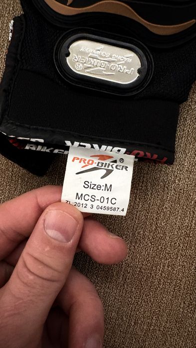 Каска за мотор MT Helmets Размер M 57-58 + подарък Ръкавици