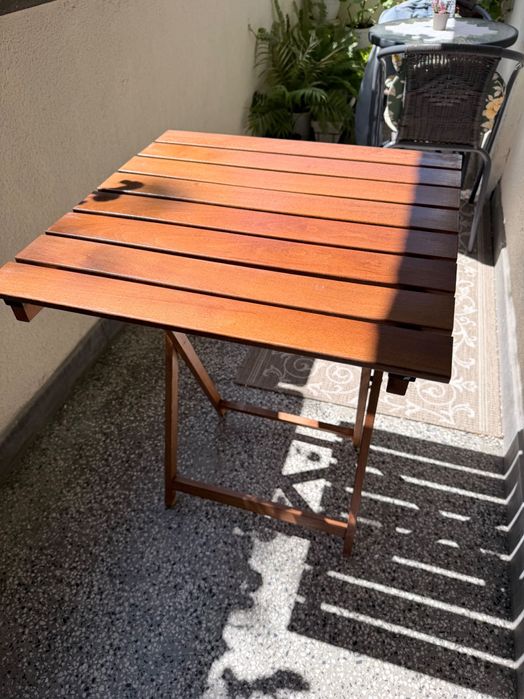 Нова дървена сгъваема маса