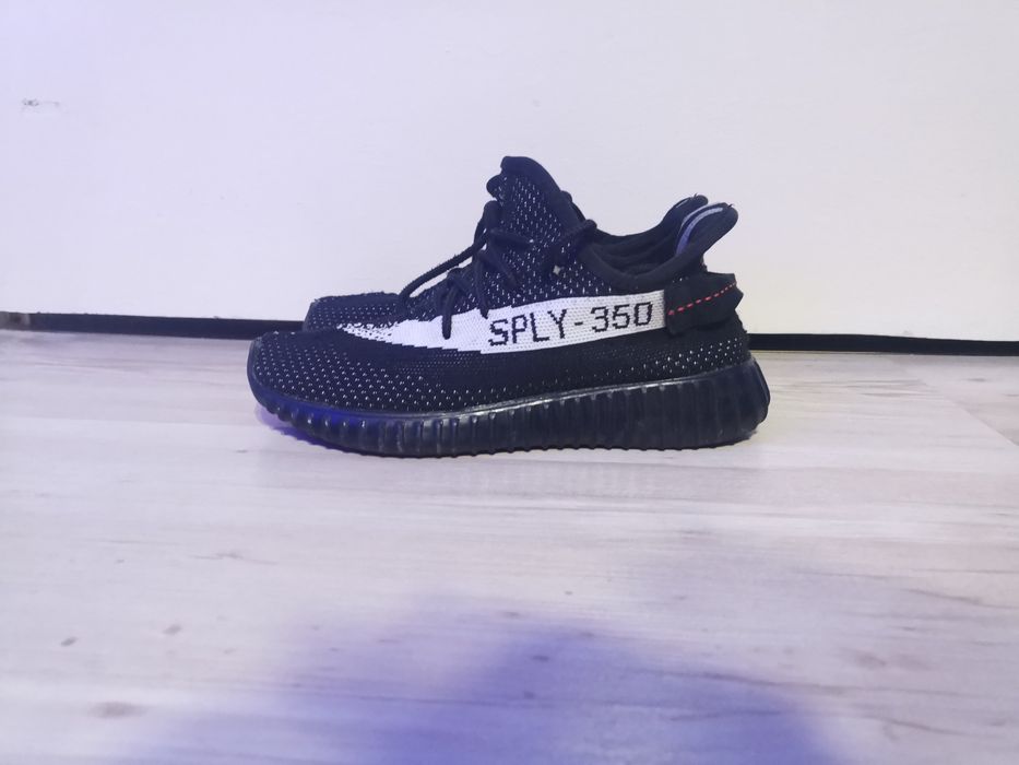 Vând yezzy oreo mărimea 38,5
