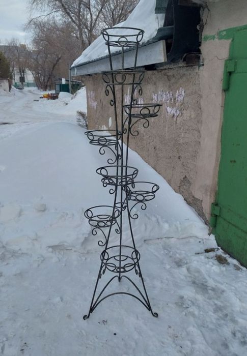 Цветочник. Подставка для цветов.