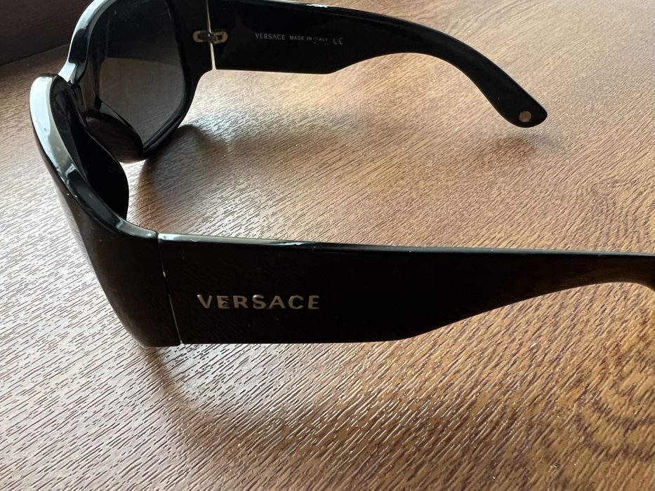 Продажа солнцезащитных очков  "Cucci"