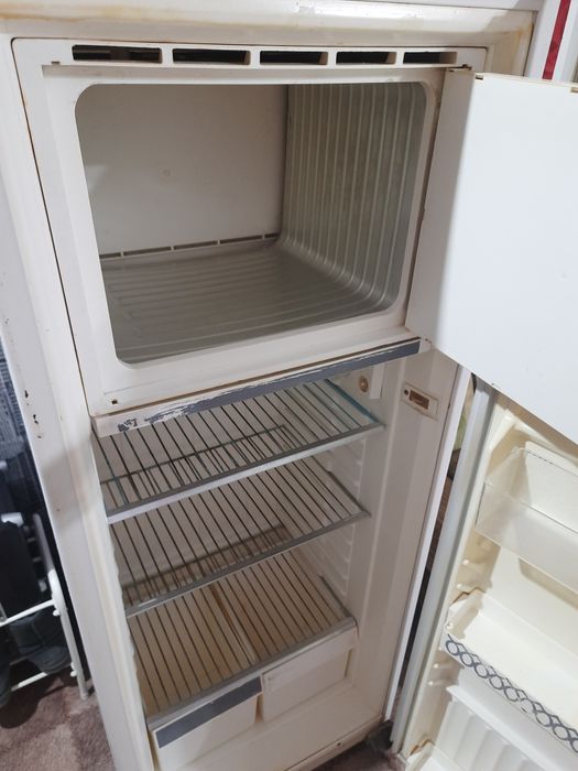 Холодильник хорошо работает