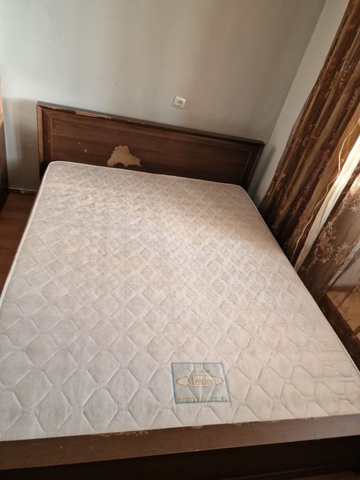 Двуспальная кровать даром