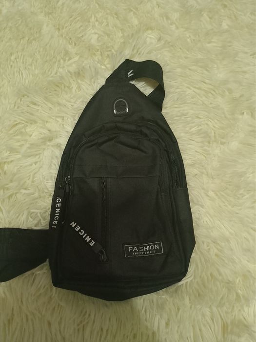 Продам сумку на ремешке