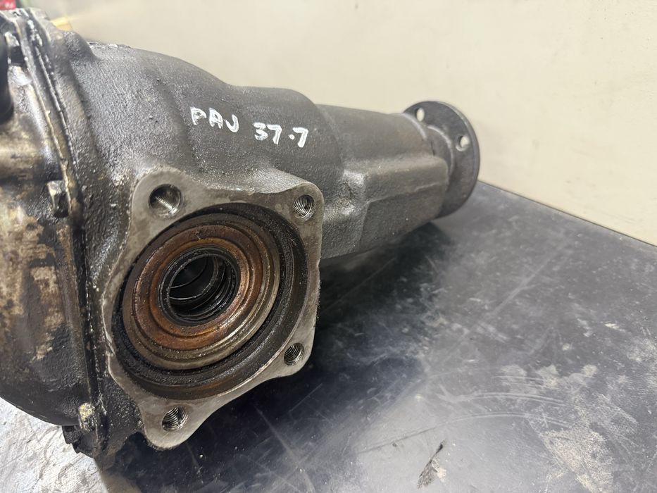 Редуктор передний на Митсубиси Паджеро