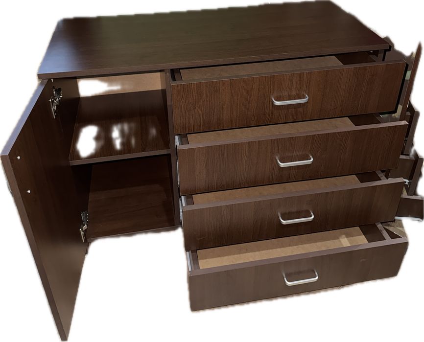 Скрин и гардероб в отлично състояние