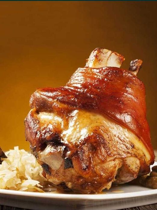 Печено агне, прасенце и джолани.