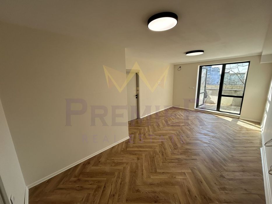 Продава се Тристаен апартамент в Варна, Възраждане 2 - 80 кв.м за 1052 €/кв.м - Снимка #2