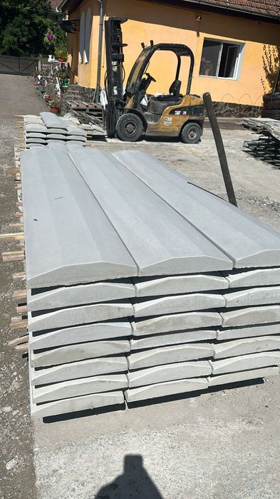 Capace de gard și palarii/coame/bordura