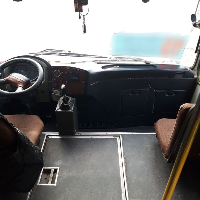 Isuzu np 37 автобус