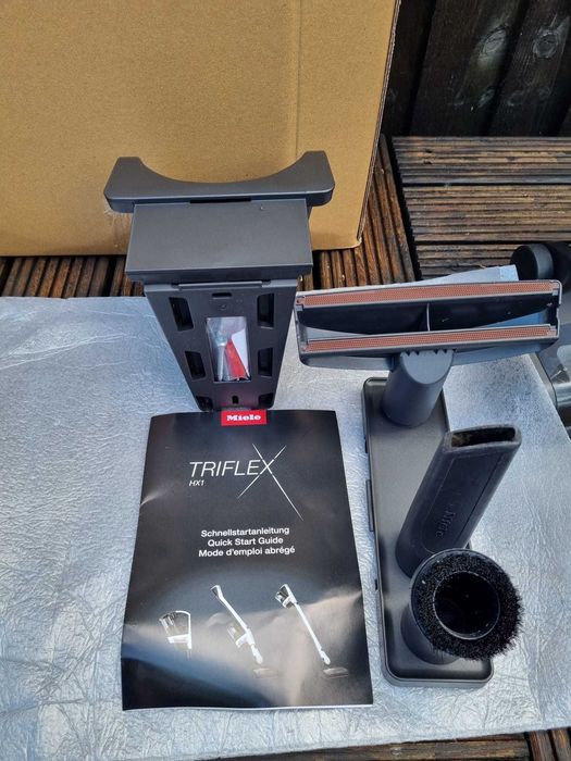 Акумулаторна прахосмукачка Triflex HX1