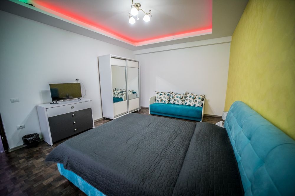 Firmă inchiriază in regim hotelier spații de cazare in 2 locații