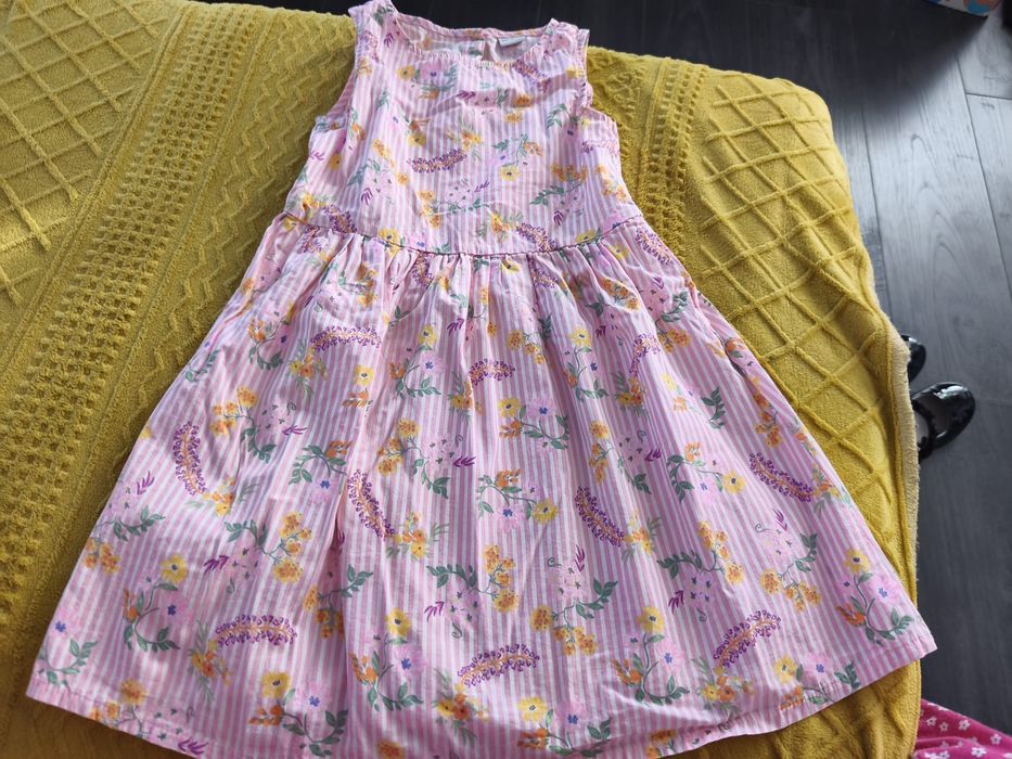 Rochii marimea 110-116 lc wakiki