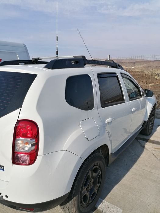 Vând Dacia Duster