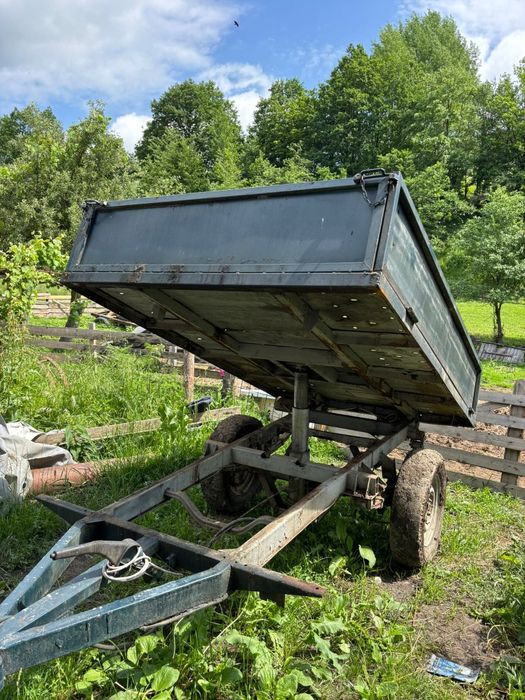 Vând tractorist și remorca basculabila