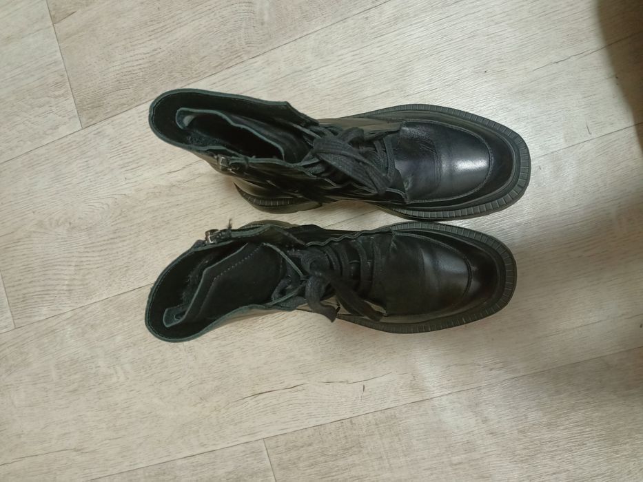 женские кожаные ботинки