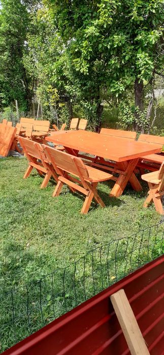 Mese.banci, scaune din lemn masiv