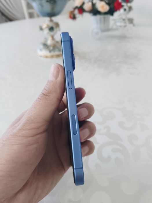 iPhone 16 Ultramarine