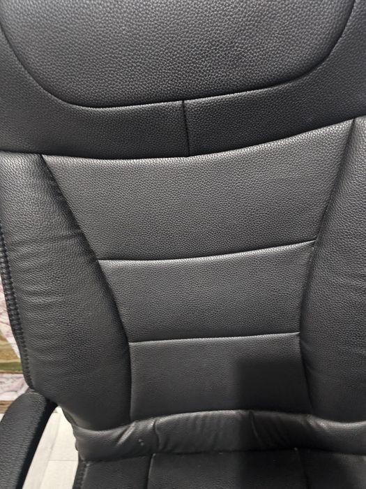 Кресло черное кожанное