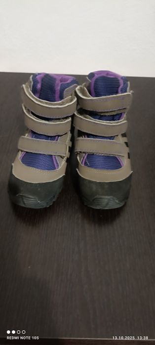 Ghete  Adidas, pt iarna, stare impecabilă
