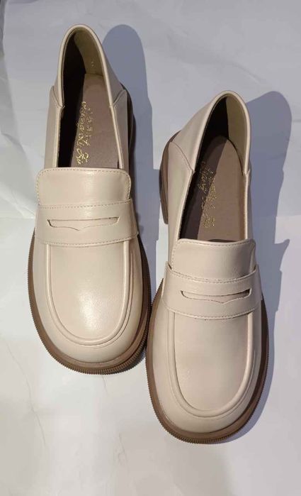 Lofer ayollar oyoq kiyimi