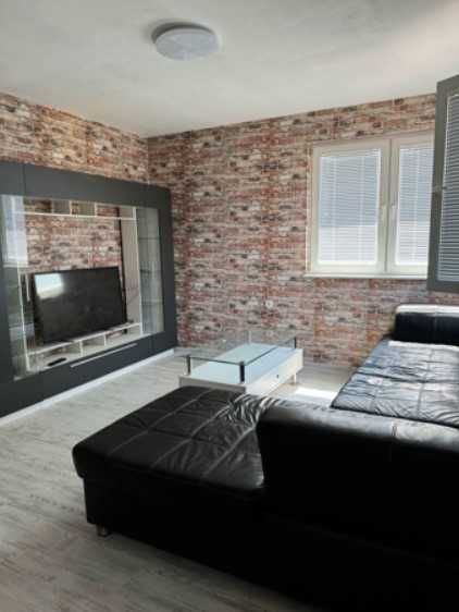 Дава се под наем Етаж от къща в София, Горубляне - 90 кв.м за 597.21 € - Снимка #1